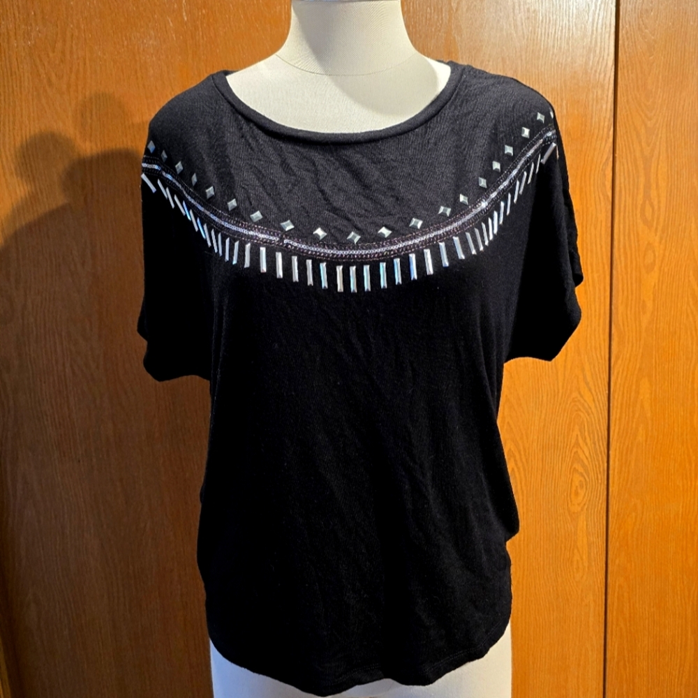 Black detailed top
